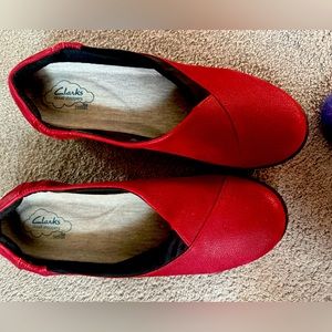 Clark’s loafers in red cloud steppers